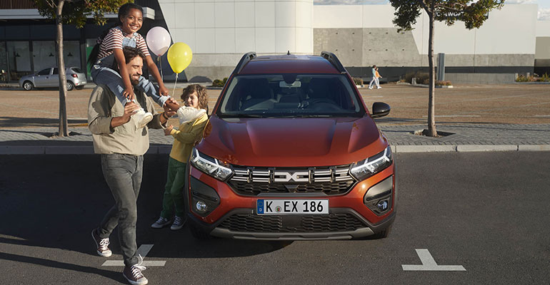 Dacia Gewinner bei unserer Leserwahl "Familienauto des Jahres 2022"