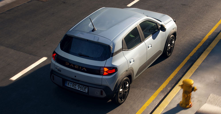 Dacia Spring von hinten oben